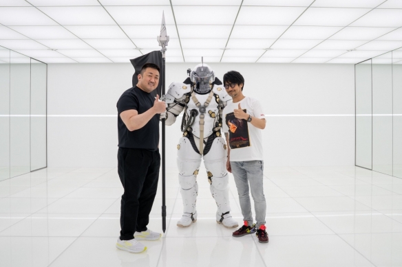 韓裔演員馬東錫訪問前《如龍》制作人名越稔洋的工作室